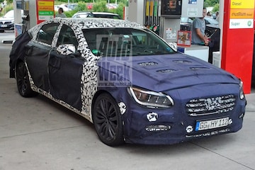 Hyundai Genesis spyshots