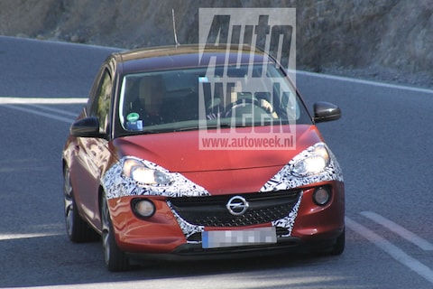 Opel Adam met extra gat