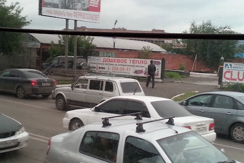 Russische automarkt krimpt negen maanden op rij