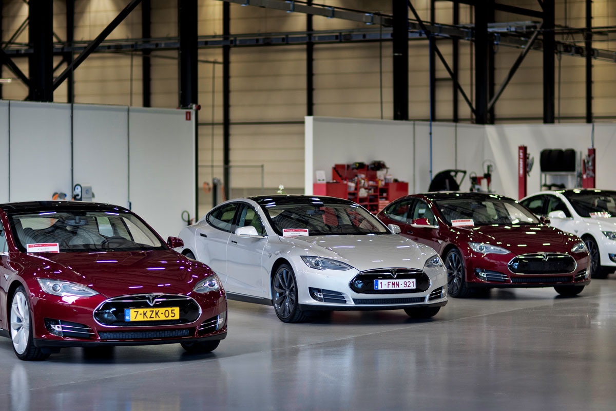 Tesla assemblage Tilburg (foto ANP)