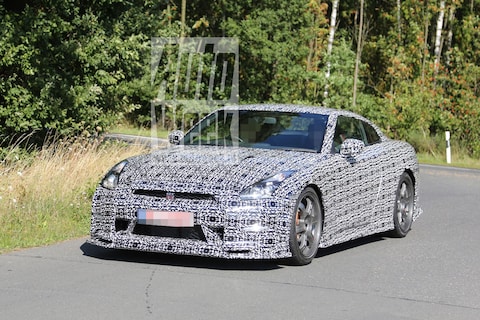 Nissan GT-R Nismo zet eerste stapjes
