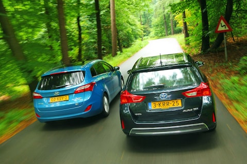 Hyundai i30 Wagon - Toyota Auris TS Hybrid
