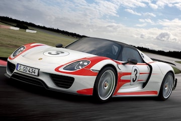 Porsche 918 Spyder Weissach Package