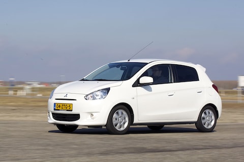 Mitsubishi Space Star 1.0 Intense (2013)