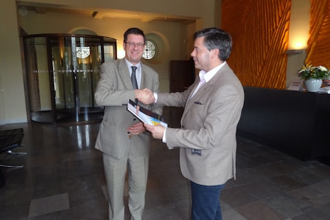 Oldtimerlobby biedt petitie aan in Tweede Kamer