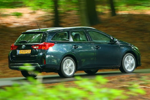 Toyota Auris Touring Sports 1.8 Hybrid Dynamic (2013)
