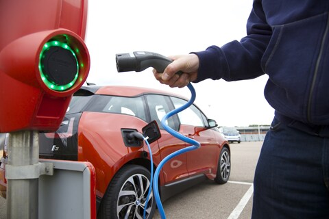 Elektrisch rijden in Rotterdam fors gegroeid