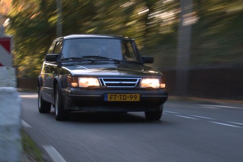 Achteruitkijkspiegel - 'Chimney Black, oude Saab-kleur'