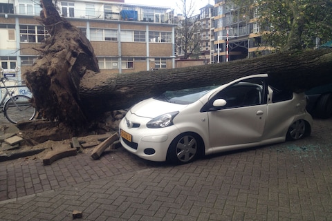 Rijkswaterstaat: 'Ga niet de weg op in code rood-gebieden'