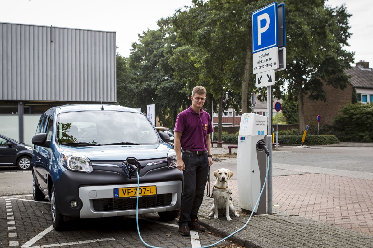 Renault Kangoo Z.E. KNGF Geleidehonden