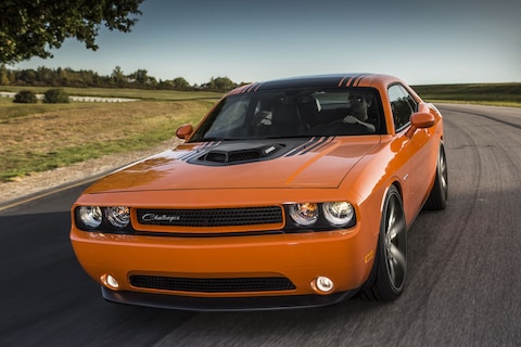 Dodge Challenger hapt naar lucht in Las Vegas