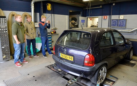 Op de rollenbank - Opel Corsa GSI