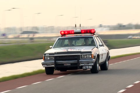 Achteruitkijkspiegel - 'Get out of the car!'