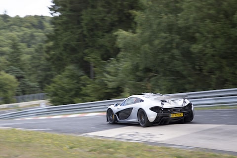 Journaal - Ferrari en McLaren in de ban van de Ring