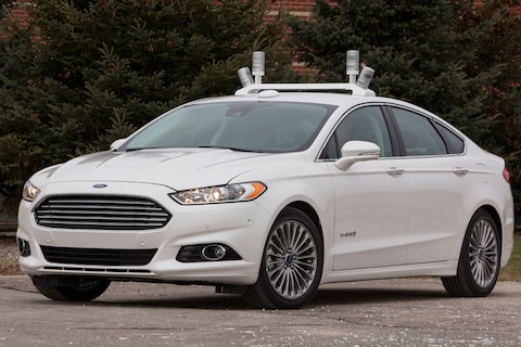 Ford bouwt automatische Fusion