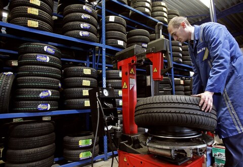 FNV hekelt vele overwerk bij Bovag-garages
