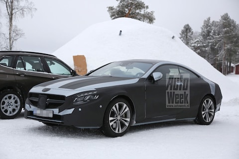 Mercedes S-klasse Coupé van heel dichtbij