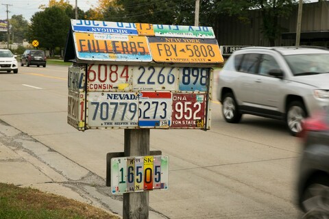 Reportage - Creatief met oude kentekens