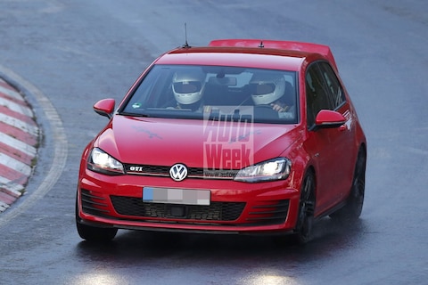 Hardcore Volkswagen Golf GTI test op Nordschleife