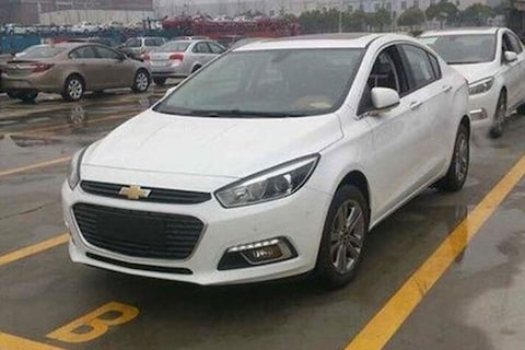 Nieuwe Chevrolet Cruze ongecamoufleerd gespot