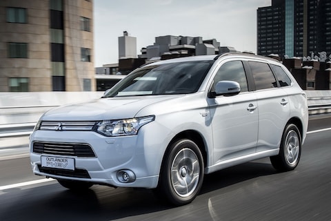 10.000e Mitsubishi Outlander PHEV afgeleverd