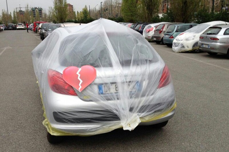 Vreemde merken ingepakt bij Fiat-fabriek