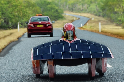 UT dreigt stekker uit zonneauto te trekken