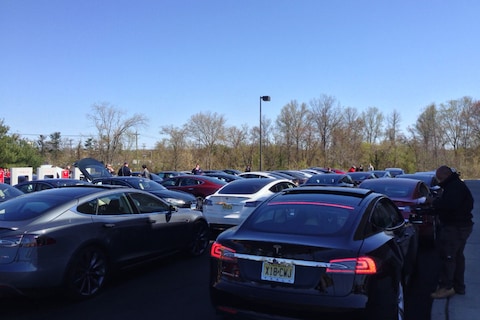 Tesla plaatst 100e Supercharger