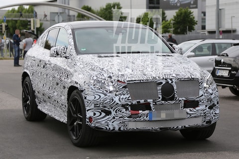 Mercedes MLC-klasse waagt zich buiten