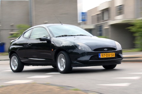 Achteruitkijkspiegel - 'Alfa beter af met Duitsers'