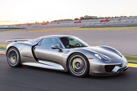 Porsche 918 Spyder terug naar garage