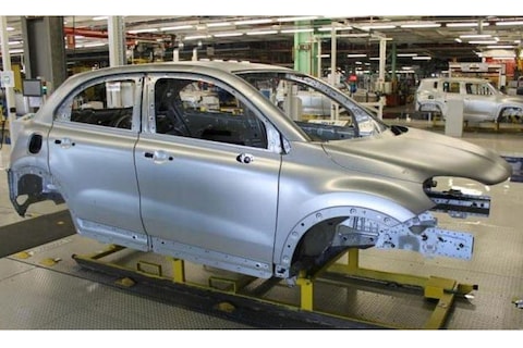 Fiat plaagt met 500X op productielijn