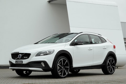 Volvo V40 Cross Country opgebeurd door Heico