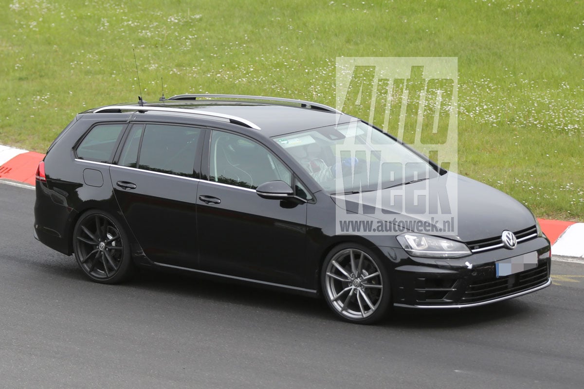 Volkswagen Golf R spyshots