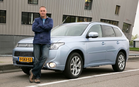 Op de rollenbank: Mitsubishi Outlander PHEV