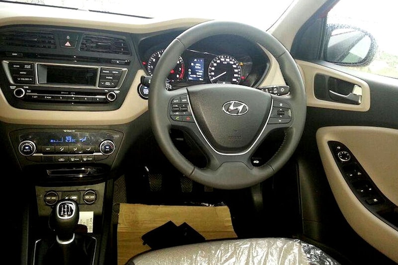 Gelekt interieur Hyundai i20