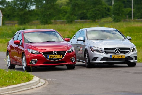 Mazda 3 sedan - Mercedes CLA 180