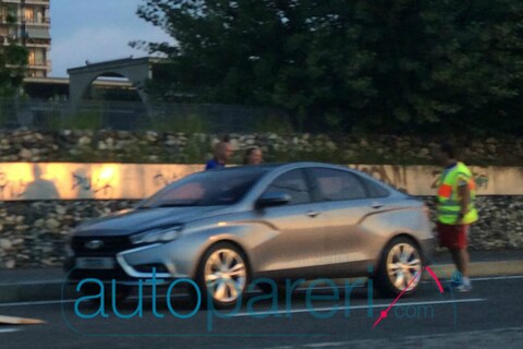 Lada Vesta toont frisse verpakking