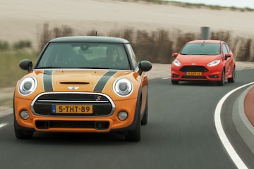 dubbeltest mini cooper s vs. fiesta ST