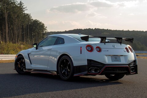 Nissan GT-R Nismo vlamt op VKV City Racing