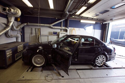 Op de rollenbank - MG ZS 180