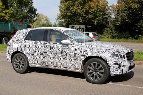 Nieuwe Mercedes GLK laat meer van zichzelf zien