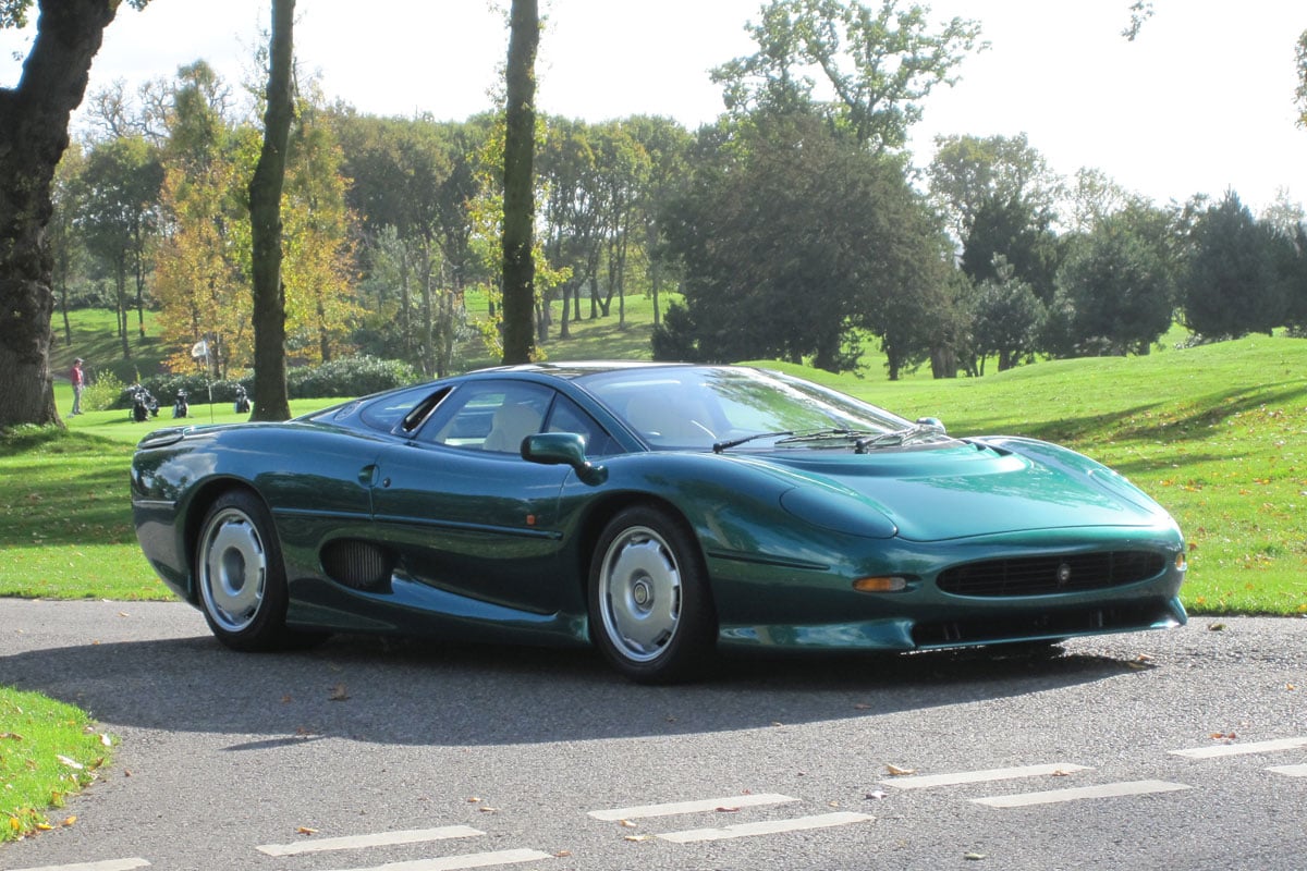 Jaguar XJ220 