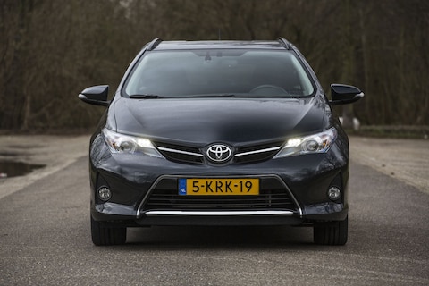Toyota Auris Touring Sports 1.6 VVT-i (2014) - Test