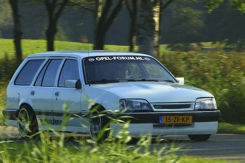 Opel Rekord Caravan 4.0 24V Irmscher - Kloppend Hart