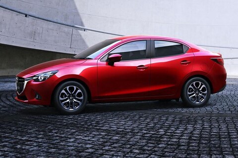 Mazda 2 nu ook als sedan