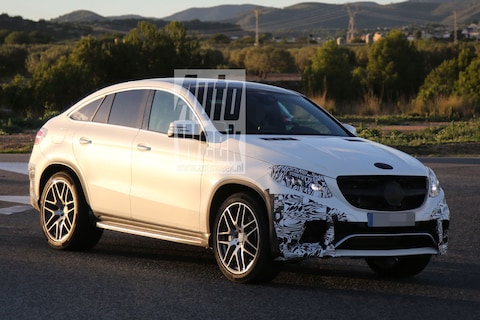 Mercedes GLE-Klasse Coupé strekt benen