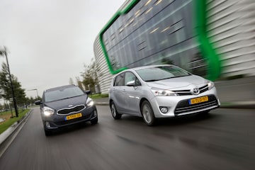 Kia Carens  - Toyota Verso