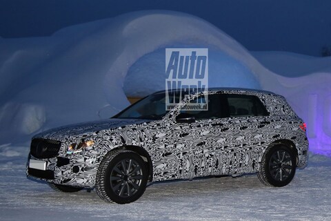 Winters tafereeltje: Mercedes GLC bezoekt iglo