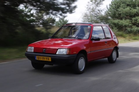 Peugeot 205 1.8 .8 XRD - Klokje Rond